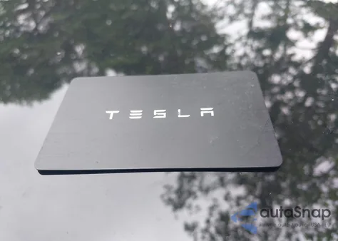 2023 Tesla Model Y Awd/Long Range Dual Motor All-Wheel Drive from USA, damaged, VIN 7SAYGAEE6PF915183